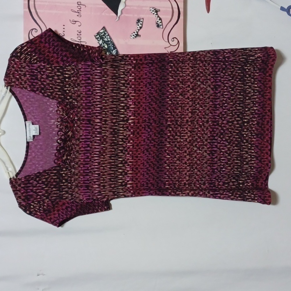 LIZ CLAIBORNE WOMENS TOP SIZE SMALL IN A BEAUTIFUL BLACK AND PURPLE